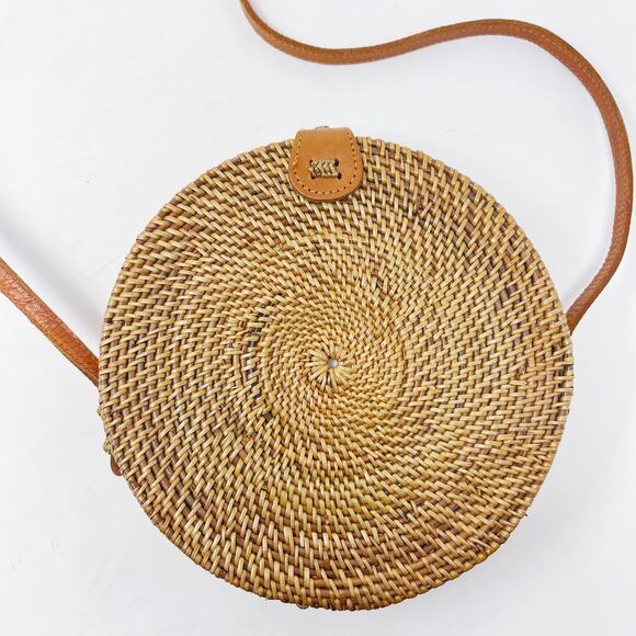 Mavis Round Rattan Crossbody Bag Boho Brown Tan Faux Leather Strap Summer Snap - Picture 6 of 15
